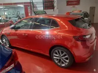 Käytetty Renault Mégane GT Line GT-Line 140 HP (102 kW) 2017 Punainen Sedan