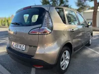 Usado Renault Scénic III Expression 110 CV (80 kW) 2012 Beige Monovolumen