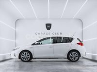 Usado Toyota Auris Hybrid Active 136 CV (100 kW) 2014 Blanco Berlina