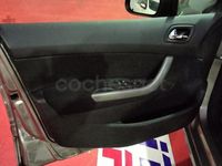 Usado Peugeot 308 SW Active 112 CV (82 kW) 2013 Gris / plata Familiar