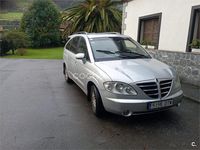 Usado Ssangyong (KGM) Rodius 165 CV (121 kW) 2005 Gris / plata Monovolumen