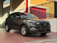Usado Hyundai Tucson 115 CV (84 kW) 2016 Gris / plata SUV