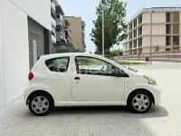 Usado Toyota Aygo 68 CV (50 kW) 2009 Blanco Utilitario