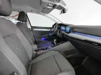 Usado VW Golf VIII 110 CV (80 kW) 2023 Azul Berlina