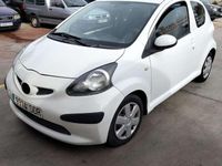 Usado Toyota Aygo 54 CV (39 kW) 2008 Blanco Utilitario