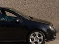 Usado VW Golf V GTI 200 CV (147 kW) 2007 Negro Utilitario