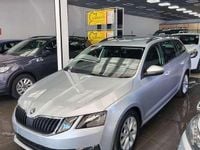 Usado Skoda Octavia Style 116 CV (85 kW) 2019 Gris Familiar