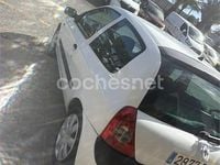 Usado Renault Clio II Dynamique 65 CV (47 kW) 2002 Blanco Berlina