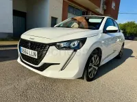 Usado Peugeot 208 Allure 100 CV (73 kW) 2021 Blanco Utilitario