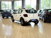 Käytetty Dacia Sandero Essentiel 73 HP (53 kW) 2019 Valkoinen Sedan