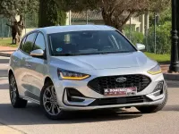 Usado Ford Focus Active 155 CV (114 kW) 2023 Gris Berlina