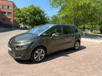 Usado Citroën Grand C4 Picasso Seduction 120 CV (88 kW) 2015 Marrón Monovolumen