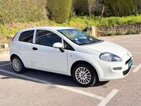 Käytetty Fiat Punto Young 69 HP (50 kW) 2015 Valkoinen Sedan