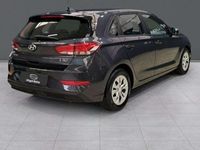 Usado Hyundai i30 110 CV (80 kW) 2022 Negro Utilitario