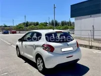 Usado Peugeot 208 82 CV (60 kW) 2013 Blanco Utilitario