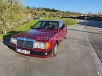 Usado Mercedes E250 113 CV (83 kW) 1993 Granate Berlina