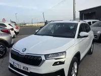Usado Skoda Karoq Ambition 150 CV (110 kW) 2022 Blanco SUV