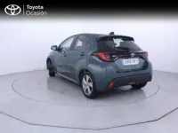 Usado Toyota Yaris Hybrid Active 116 CV (85 kW) 2025 Verde Berlina