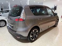 Usado Renault Scénic III Bose Edition 131 CV (96 kW) 2015 Gris Monovolumen