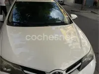 Usado Toyota Auris Live 124 CV (91 kW) 2013 Blanco Berlina