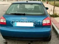 Usado Audi A3 Ambition 125 CV (91 kW) 2001 Azul Utilitario