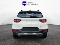 Usado Kia Stonic 84 CV (61 kW) 2024 Blanco SUV