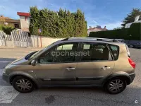 Usado Renault Scénic II 105 CV (77 kW) 2008 Gris / plata Monovolumen