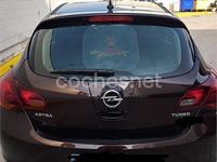 Usado Opel Astra Excellence 140 CV (102 kW) 2013 Granate Berlina