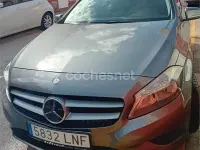 Usado Mercedes A180 Urban 109 CV (80 kW) 2014 Gris / plata Berlina