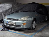Usado Ford Focus Ghia 100 CV (73 kW) 2000 Azul Berlina