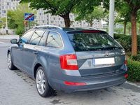 usado Skoda Octavia Combi 150CV TDi Gris Techo Solar Cuero