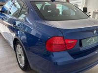 Usado BMW 318 143 CV (105 kW) 2010 Azul Familiar