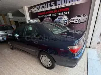 Usado Peugeot 406 90 CV (66 kW) 2000 Azul Berlina