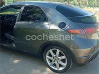 Usado Honda Civic Executive 140 CV (102 kW) 2008 Gris / plata Berlina