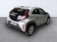 Usado Toyota Aygo X Play 72 CV (52 kW) 2024 Gris / plata SUV