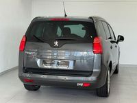 Usado Peugeot 5008 Sport 110 CV (80 kW) 2010 Gris / plata Monovolumen