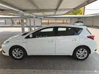 Usado Toyota Auris Hybrid Business Edition 136 CV (100 kW) 2019 Blanco Berlina