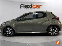 Usado Toyota Yaris Hybrid Active 116 CV (85 kW) 2021 Gris / plata Berlina