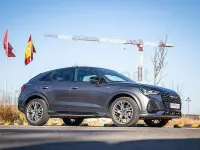 Usado Audi Q3 Sportback Ambiente 150 CV (110 kW) 2025 Gris / plata SUV