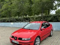 Usado Seat Toledo Stella 100 CV (73 kW) 2001 Rojo Berlina