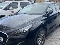 Usado Hyundai i30 120 CV (88 kW) 2019 Negro Berlina