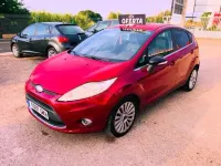 Usado Ford Fiesta Titanium 90 CV (66 kW) 2009 Rojo Utilitario