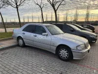 Usado Mercedes C250 Elegance 150 CV (110 kW) 1999 Gris / plata Berlina