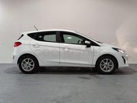 Usado Ford Fiesta Trend 75 CV (55 kW) 2022 Blanco Utilitario