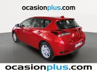Usado Toyota Auris Active 116 CV (85 kW) 2016 Rojo Utilitario