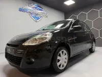 Usado Renault Clio IV 75 CV (55 kW) 2012 Negro Berlina
