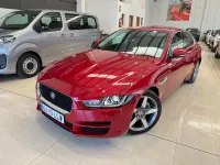 Usado Jaguar XE SE 180 CV (132 kW) 2021 Rojo Berlina