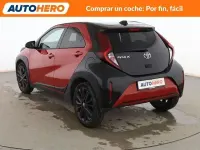 Usado Toyota Aygo X 72 CV (52 kW) 2023 Rojo SUV