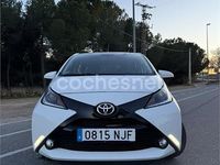 Usado Toyota Aygo X-play 69 CV (50 kW) 2017 Blanco Utilitario