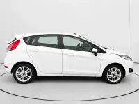 Usado Ford Fiesta Trend 100 CV (73 kW) 2014 Blanco Utilitario